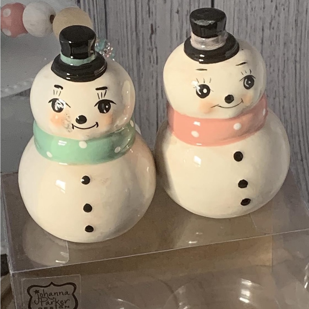 Snowman salt and pepper shaker